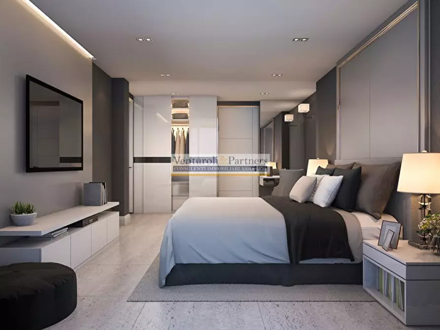 Immagine 8 di Villa in vendita  in via Gramsci a Padenghe Sul Garda