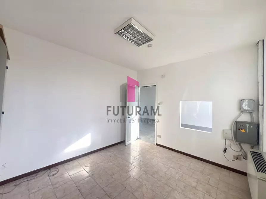 Immagine 4 di Capannone industriale in affitto  in VIA BRENTA a Dueville