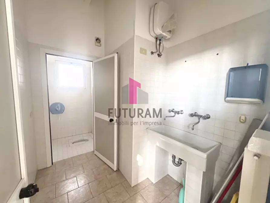 Immagine 5 di Capannone industriale in affitto  in VIA BRENTA a Dueville