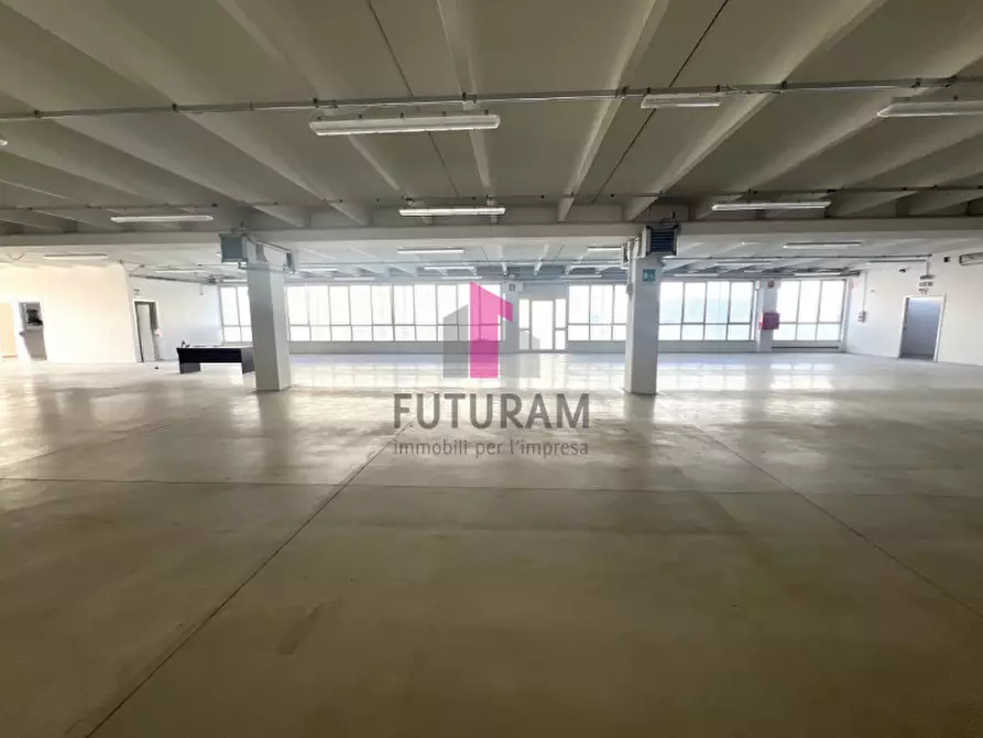Immagine 7 di Capannone industriale in affitto  in VIA BRENTA a Dueville