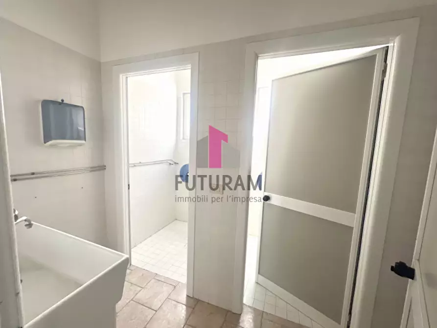 Immagine 10 di Capannone industriale in affitto  in VIA BRENTA a Dueville