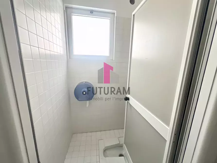 Immagine 13 di Capannone industriale in affitto  in VIA BRENTA a Dueville