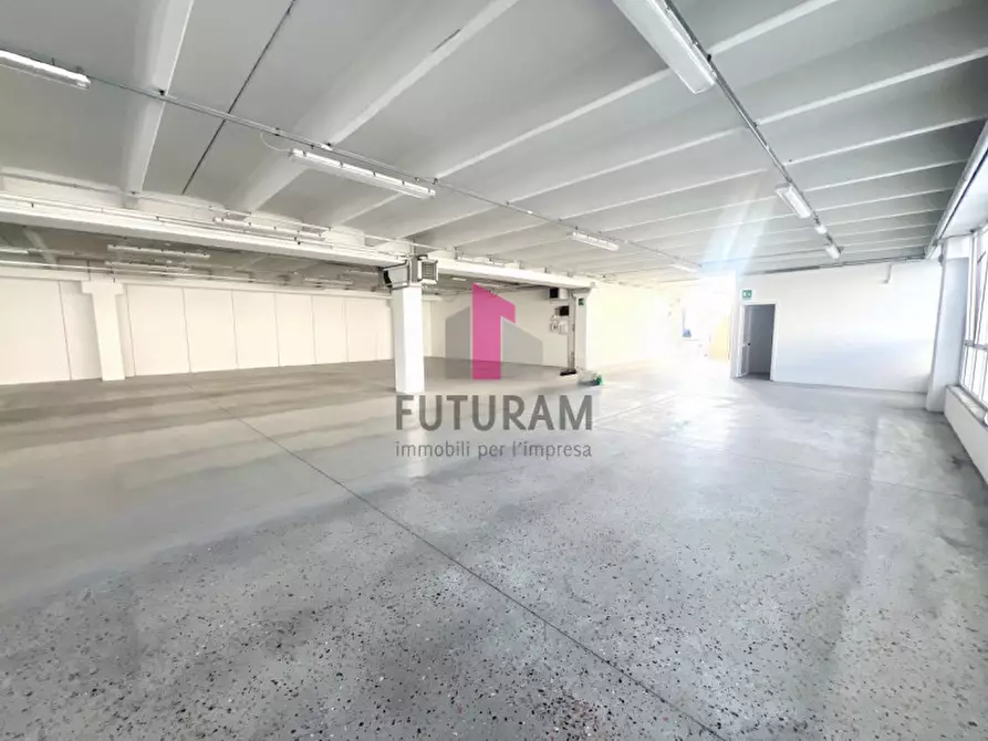 Immagine 15 di Capannone industriale in affitto  in VIA BRENTA a Dueville