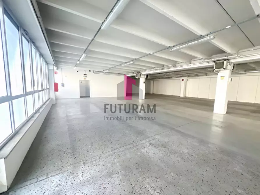 Immagine 17 di Capannone industriale in affitto  in VIA BRENTA a Dueville