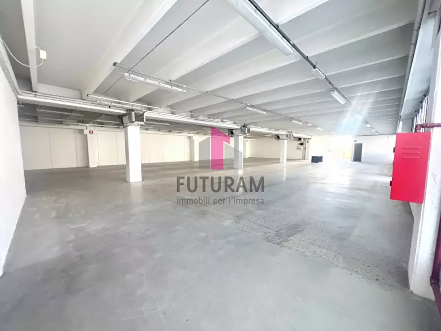 Immagine 18 di Capannone industriale in affitto  in VIA BRENTA a Dueville