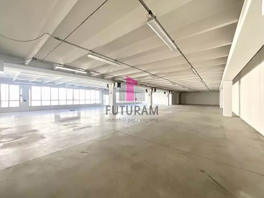 Immagine 31 di Capannone industriale in affitto  in VIA BRENTA a Dueville