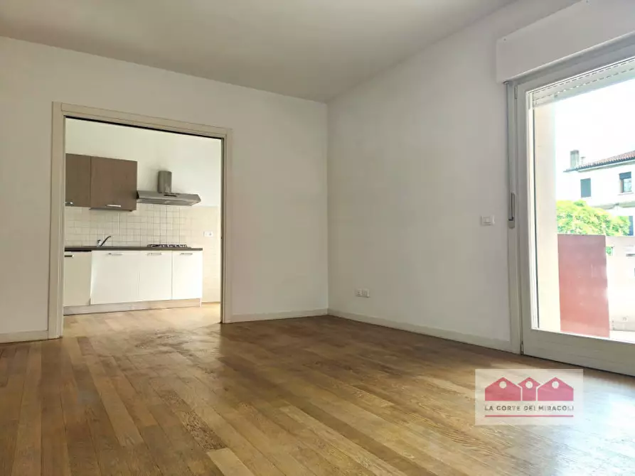 Immagine 1 di Appartamento in vendita  in Via Visonà a Vicenza