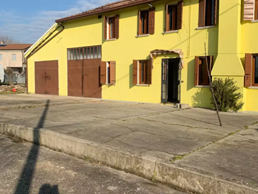 Immagine 1 di Casa indipendente in vendita  in Via Gallinaro Canton 48 a Codevigo
