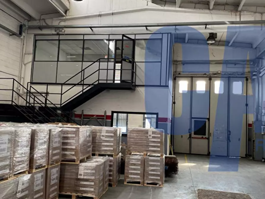 Immagine 3 di Laboratorio in vendita  in VIA TOSCANA a Peschiera Borromeo