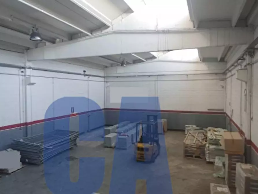 Immagine 1 di Laboratorio in vendita  in VIA TOSCANA a Peschiera Borromeo