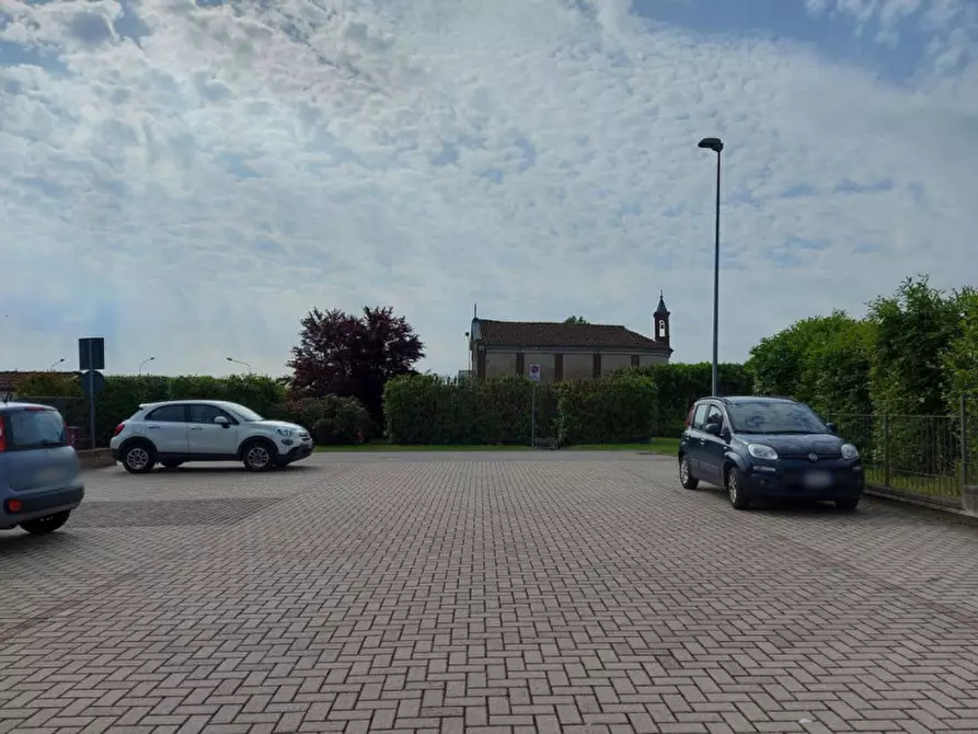 Immagine 6 di Posto auto in vendita  in Strada Falcettini, N. 1 a Chieri