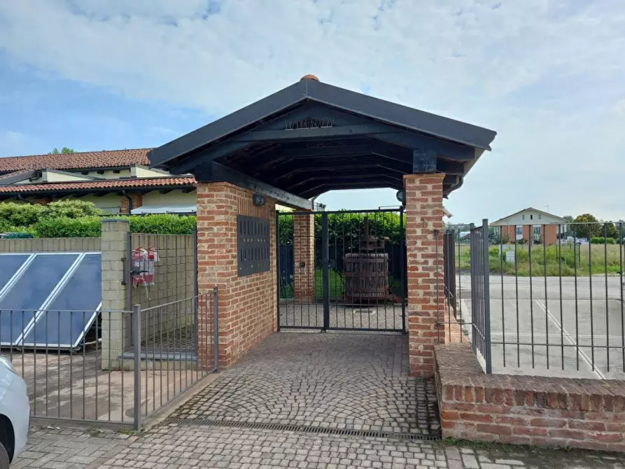 Immagine 9 di Posto auto in vendita  in Strada Falcettini, N. 1 a Chieri