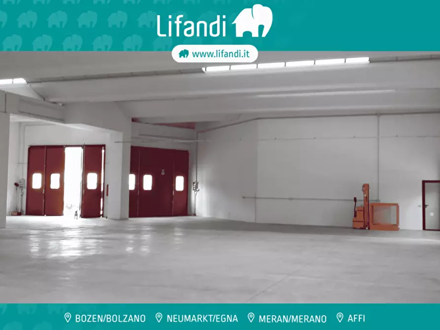 Immagine 1 di Capannone industriale in vendita  a Trento