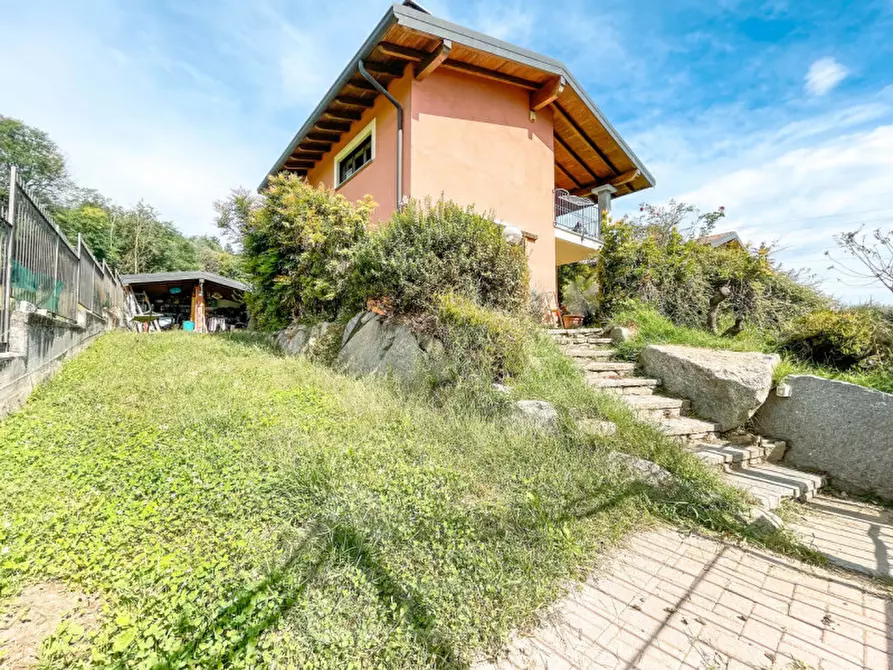 Immagine 25 di Villa in vendita  in via Vignazza n 4 a Comignago