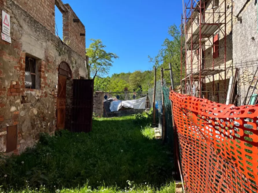 Immagine 7 di Rustico / casale in vendita  in Ghiare di Medesano a Medesano