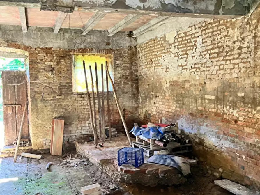 Immagine 10 di Rustico / casale in vendita  in Ghiare di Medesano a Medesano