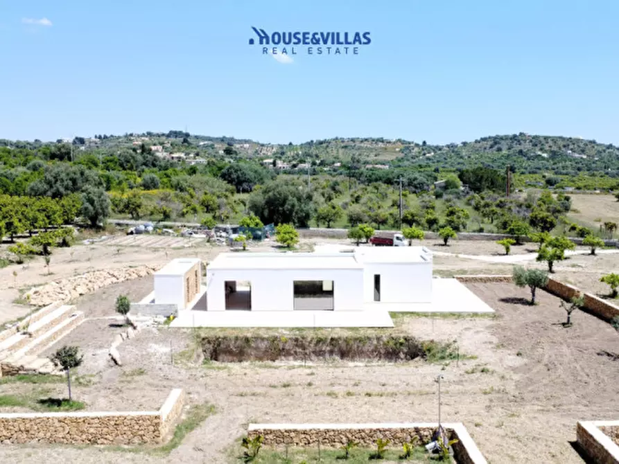 Immagine 2 di Villa in vendita  in CONTRADA GIOI a Noto