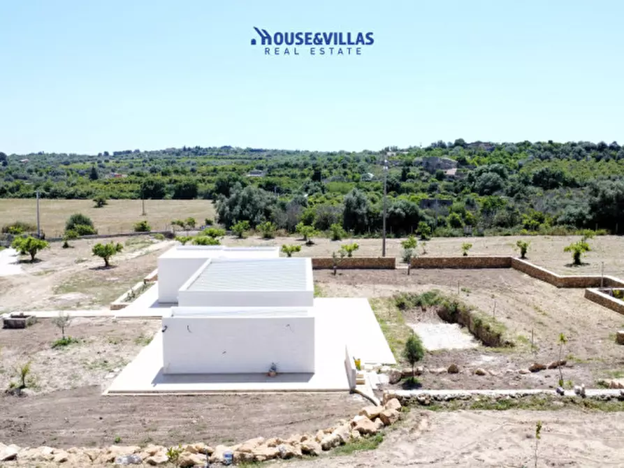 Immagine 5 di Villa in vendita  in CONTRADA GIOI a Noto