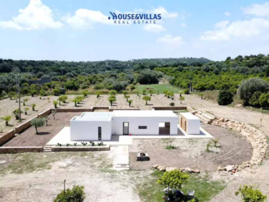 Immagine 6 di Villa in vendita  in CONTRADA GIOI a Noto