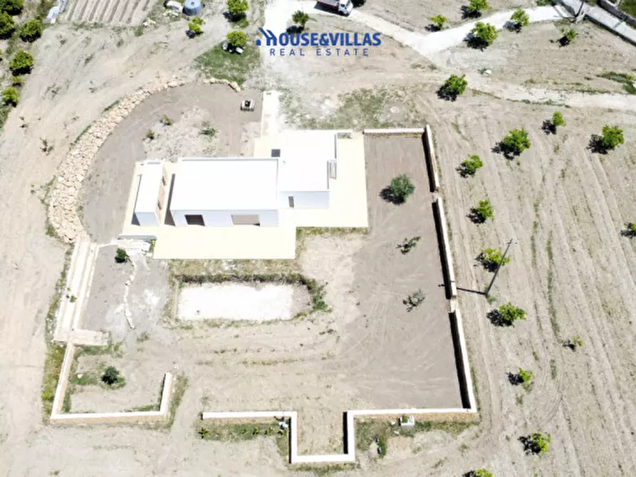 Immagine 9 di Villa in vendita  in CONTRADA GIOI a Noto