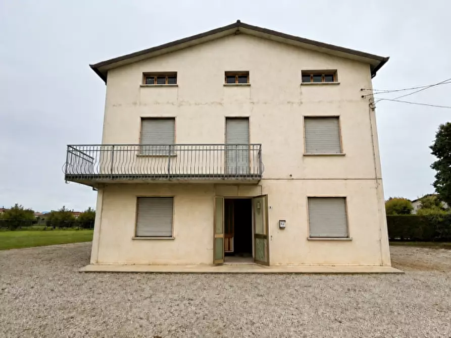 Immagine 1 di Casa trifamiliare in vendita  in camazzole a Carmignano Di Brenta