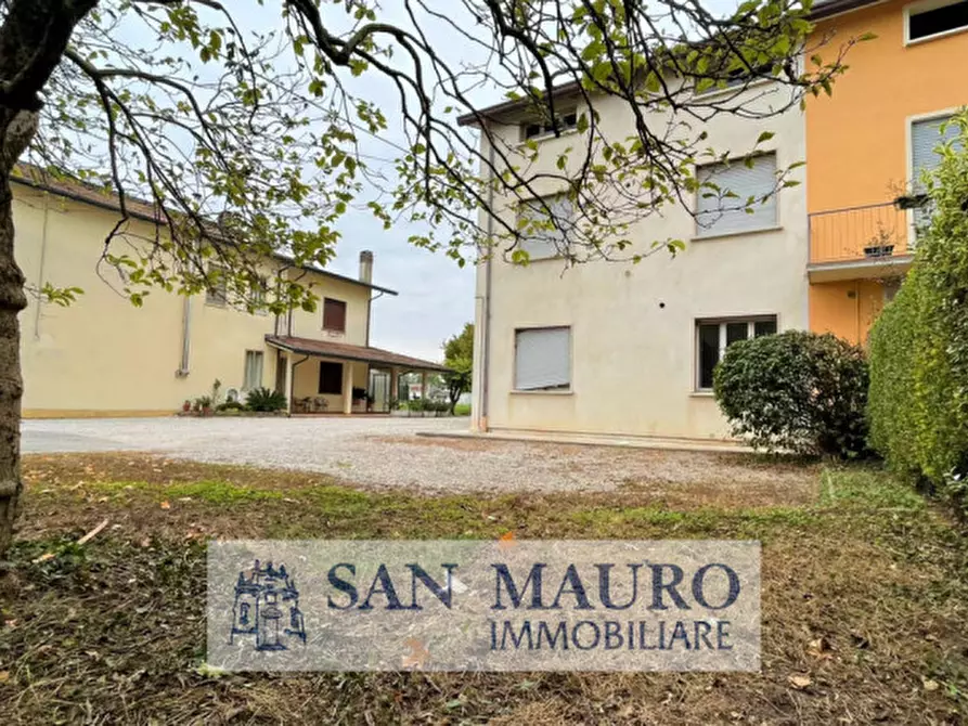 Immagine 4 di Casa trifamiliare in vendita  in camazzole a Carmignano Di Brenta