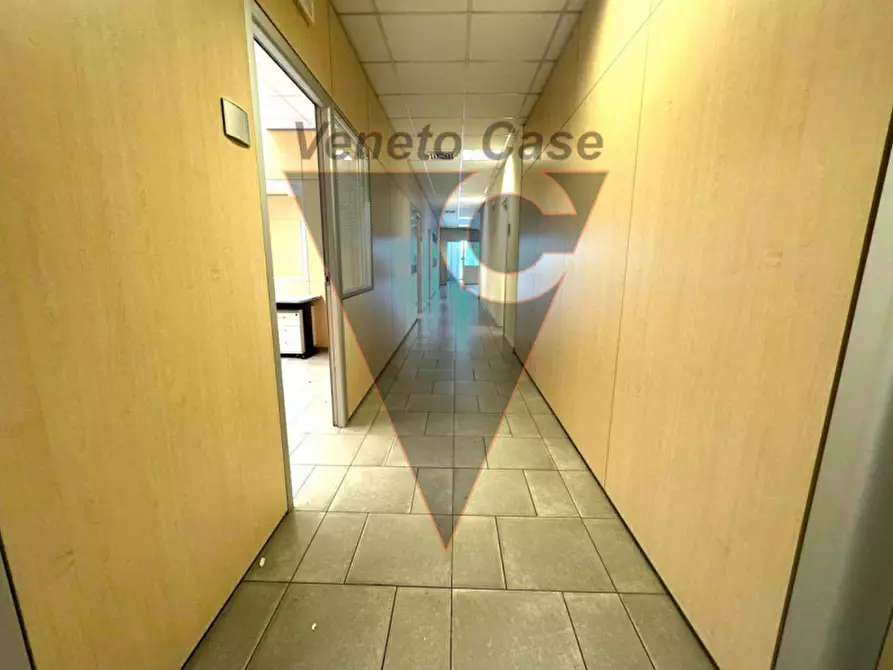Immagine 2 di Ufficio in affitto  a Padova