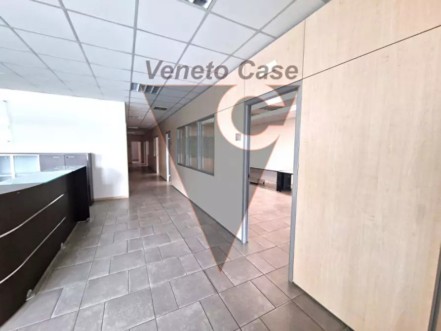 Immagine 8 di Ufficio in affitto  a Padova