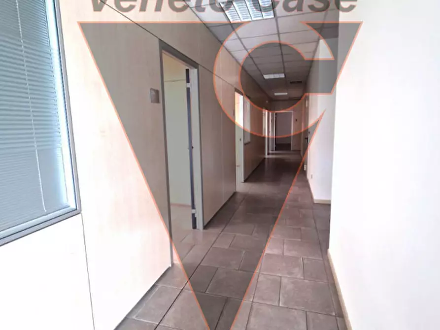 Immagine 9 di Ufficio in affitto  a Padova