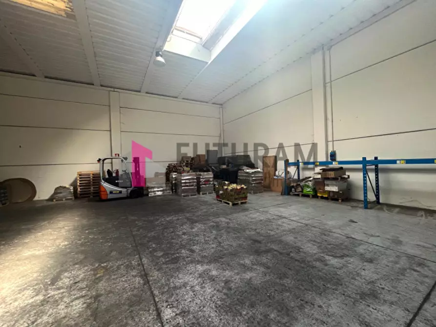 Immagine 3 di Capannone industriale in affitto  in via meucci a Rubano