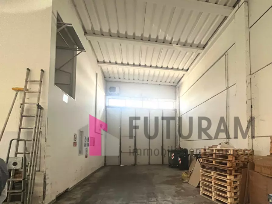 Immagine 8 di Capannone industriale in affitto  in via meucci a Rubano