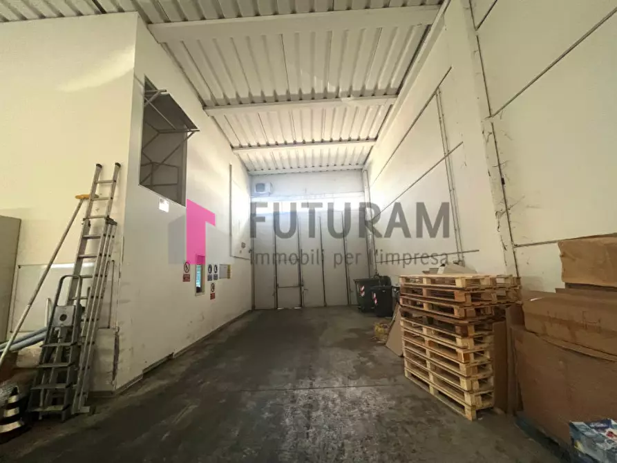 Immagine 9 di Capannone industriale in affitto  in via meucci a Rubano