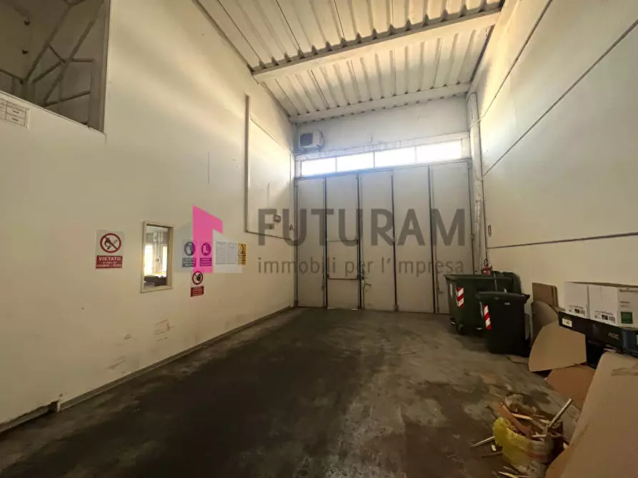 Immagine 10 di Capannone industriale in affitto  in via meucci a Rubano
