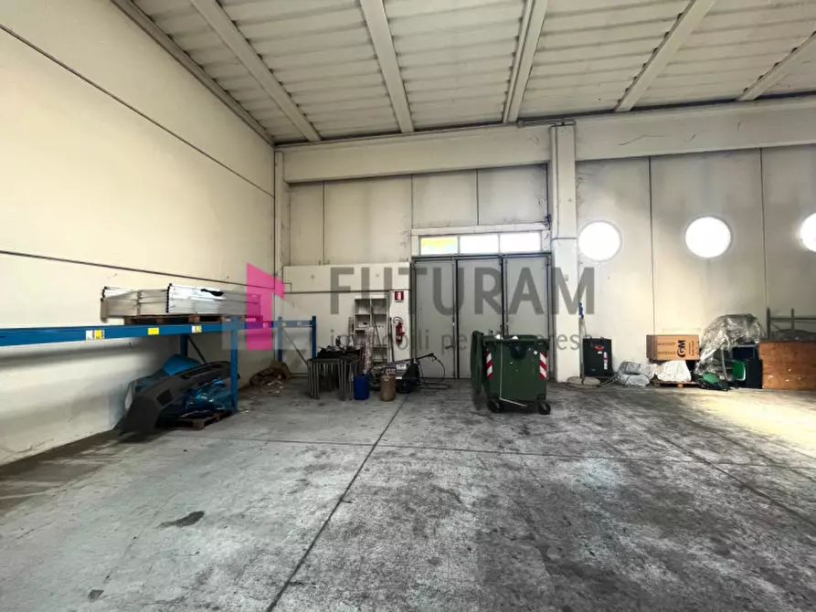 Immagine 12 di Capannone industriale in affitto  in via meucci a Rubano