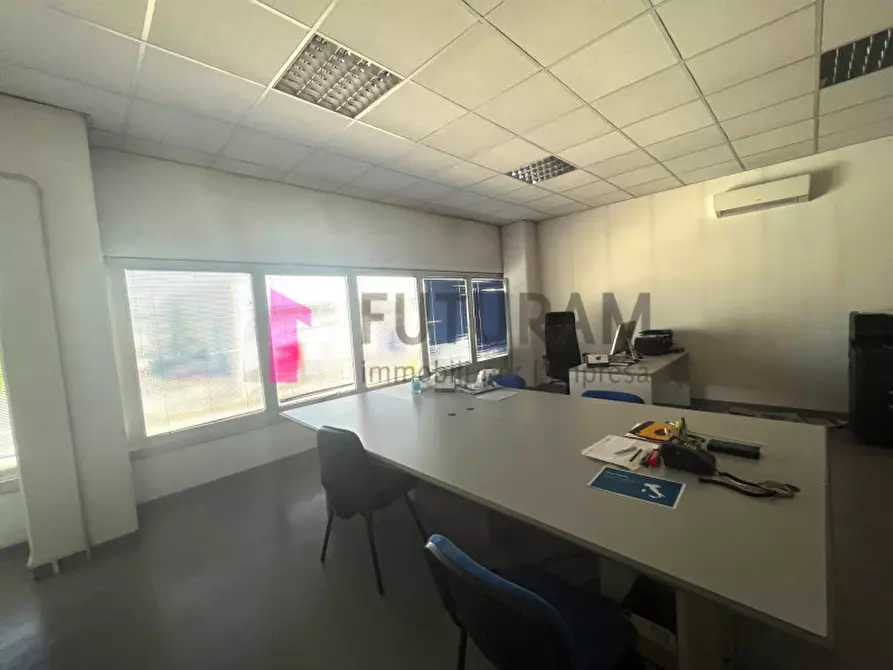 Immagine 14 di Capannone industriale in affitto  in via meucci a Rubano