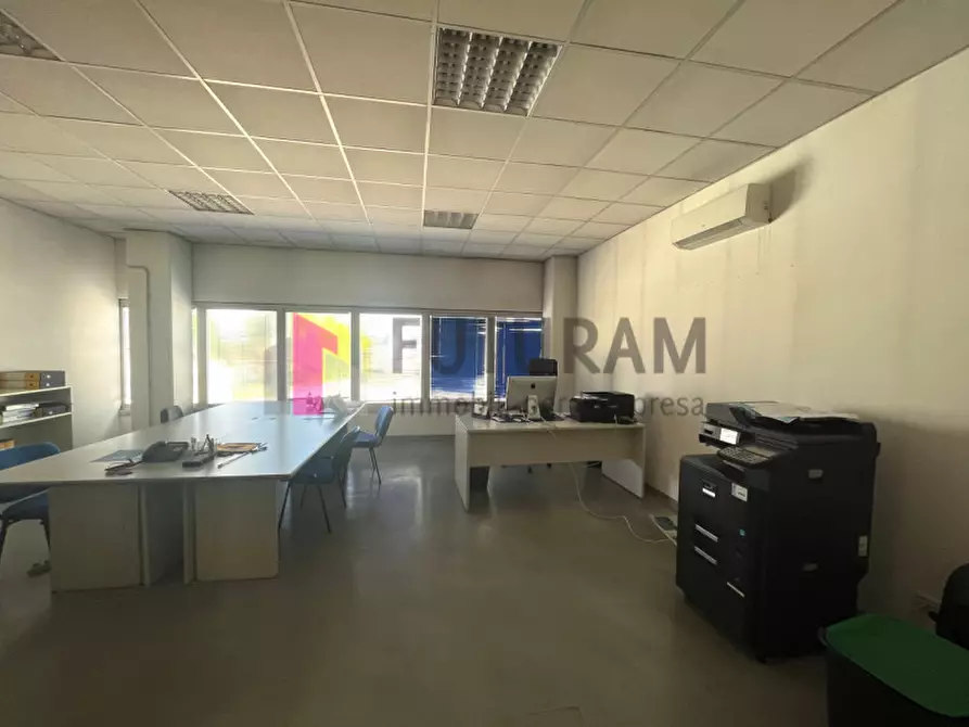 Immagine 16 di Capannone industriale in affitto  in via meucci a Rubano