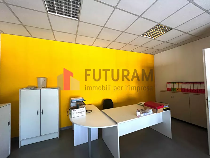 Immagine 17 di Capannone industriale in affitto  in via meucci a Rubano