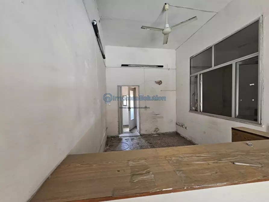 Immagine 15 di Negozio in vendita  in Via Giorgio Grassi a Napoli