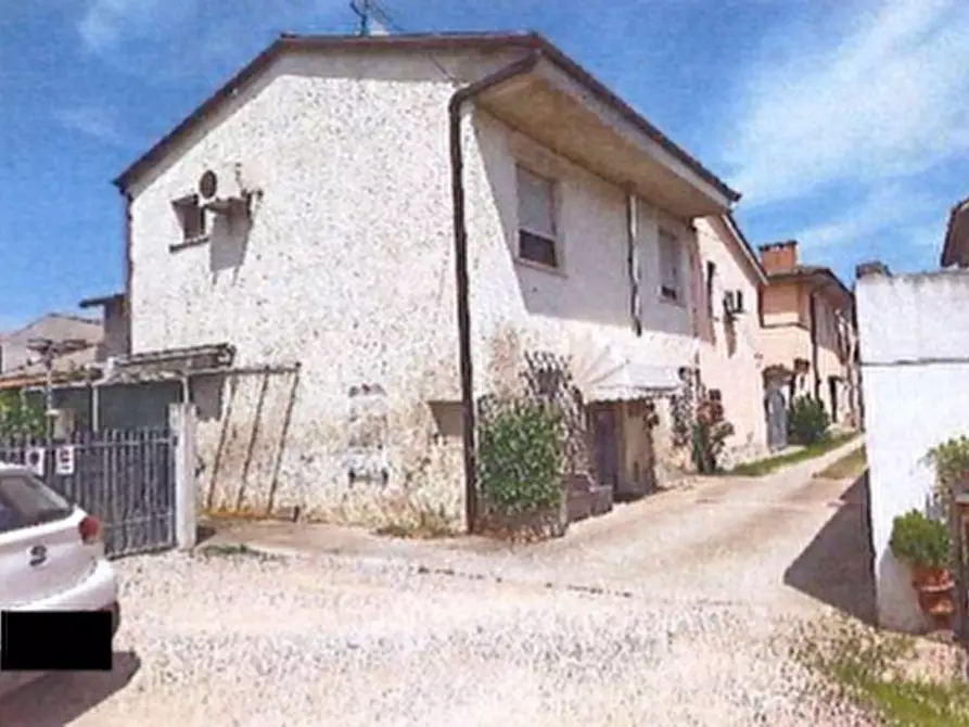 Immagine 1 di Casa indipendente in vendita  in LOCALITA PIGNO 24 a Villafranca Di Verona