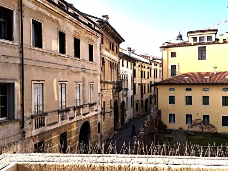 Immagine 2 di Appartamento in vendita  in Contrade PASINI, 24 a Vicenza