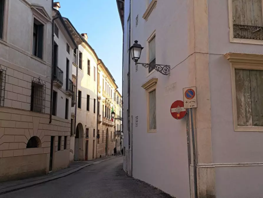 Immagine 8 di Appartamento in vendita  in Contrade PASINI, 24 a Vicenza