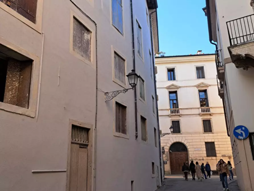 Immagine 9 di Appartamento in vendita  in Contrade PASINI, 24 a Vicenza