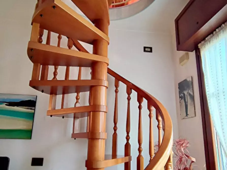 Immagine 13 di Villa in vendita  in Via Giovanni Borea a San Remo