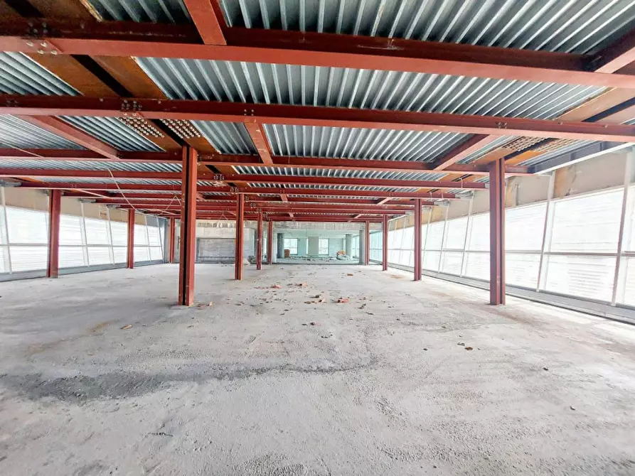 Immagine 15 di Attività commerciale in vendita  in Via XXV Aprile, N. 69 a Imperia