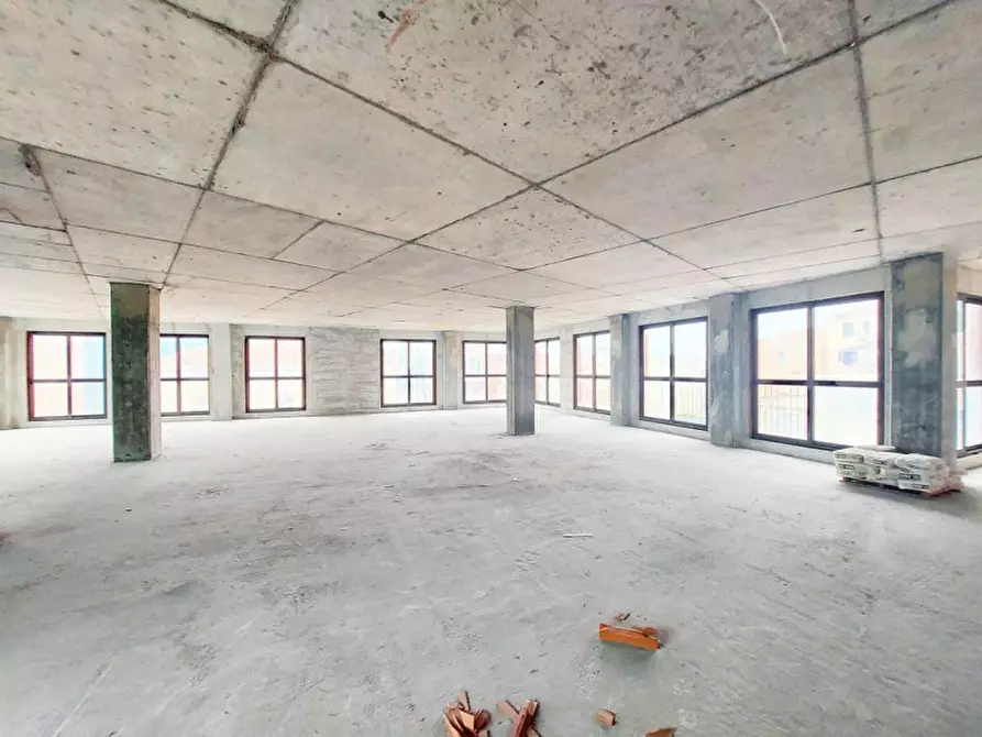 Immagine 22 di Attività commerciale in vendita  in Via XXV Aprile, N. 69 a Imperia