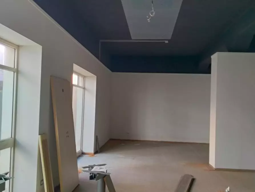 Immagine 7 di Laboratorio in vendita  in via marconi a Berchidda