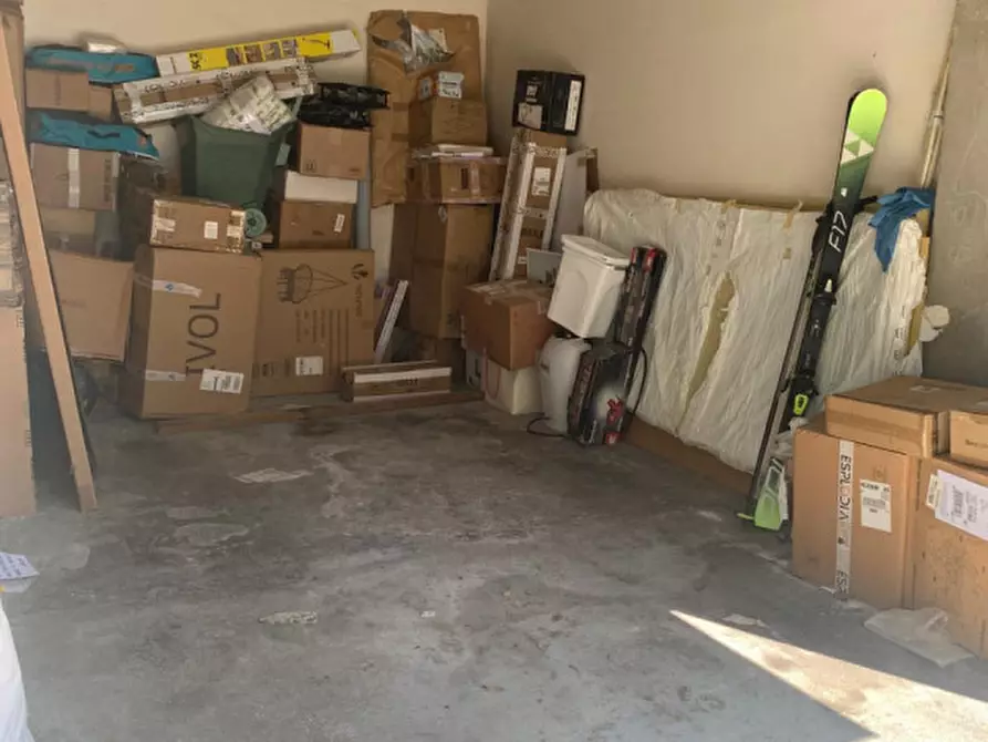 Immagine 3 di Garage in vendita  in via lago di pediluco 11 a Pescara