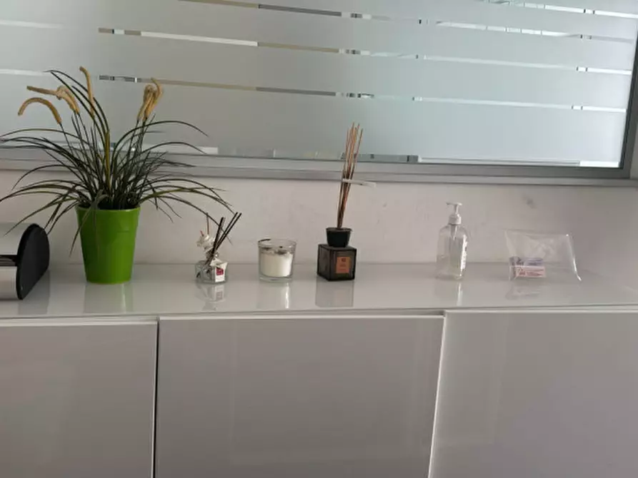 Immagine 25 di Ufficio in affitto  in Via Benedetto croce a Roma