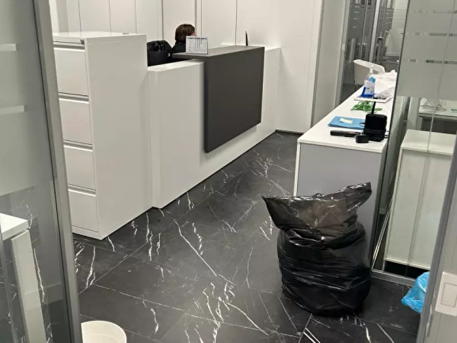 Immagine 26 di Ufficio in affitto  in Via Benedetto croce a Roma