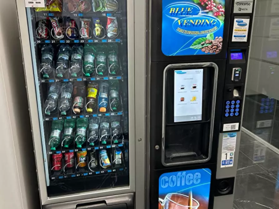 Immagine 29 di Ufficio in affitto  in Via Benedetto croce a Roma